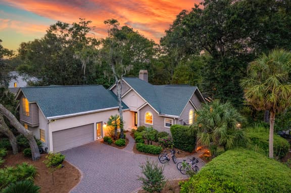 Hilton Lagoon by AvantStay | Hilton Head Retreat • Private Pool + Deck Dining + Near Beach