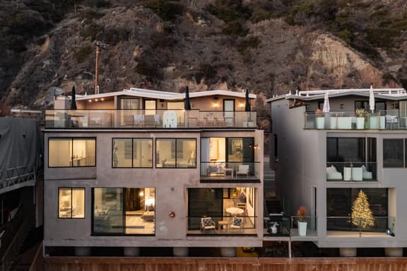 Matador by AvantStay | Ocean Front Malibu Pad w/ Rooftop Patio