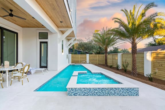 Rendezvous by AvantStay | Modern Haven w/ Game Room, Roof Top, Pool & Close to Beach!