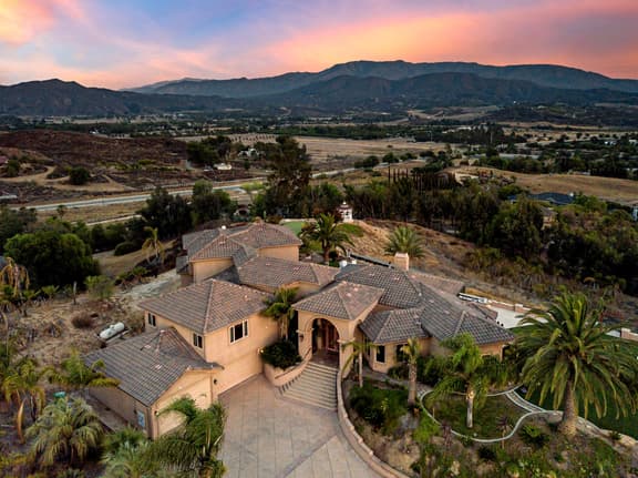 Sangiovese By AvantStay | Spectacular Estate w/ Pool, Hot Tub & Putting Green