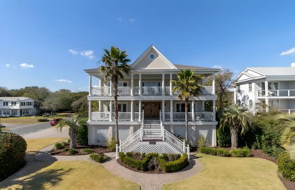 3001 Palm Boulevard by AvantStay | Across From Beach & Ocean Views!