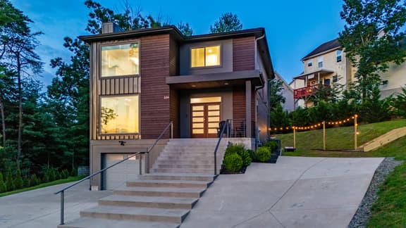 Hot Tub, Fire Pit, Mountain Views, 10min to AVL |  Modern Escape by Avanstay
