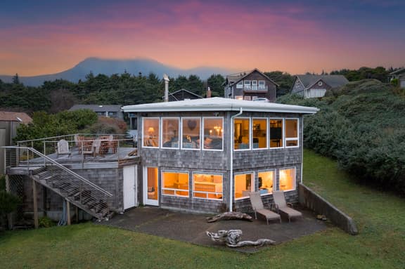 Sanctuary by the Sea by AvantStay | Waterfront + Views