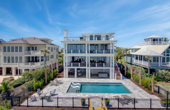 710 Ocean Boulevard | AvantStay | Oceanfront, Private Pool + Rooftop Deck