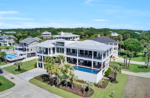 3 47th Avenue by AvantStay | Oceanfront + Private Pool + View
