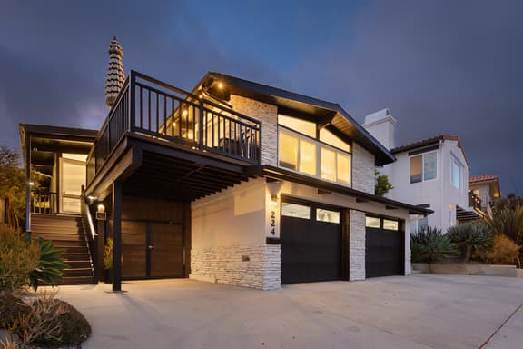 Stone Lagoon by AvantStay | Steps to the Beach + Backyard Oasis!
