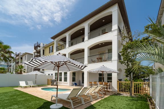 Sleeps 20, Private Pool, Putting Green, Walk to Beach | Vitamin Sea by AvantStay