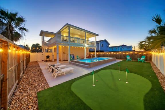 Priv Pool & Yard w/ Putting Green! | Newly Remodeled | Always Sunny by AvantStay