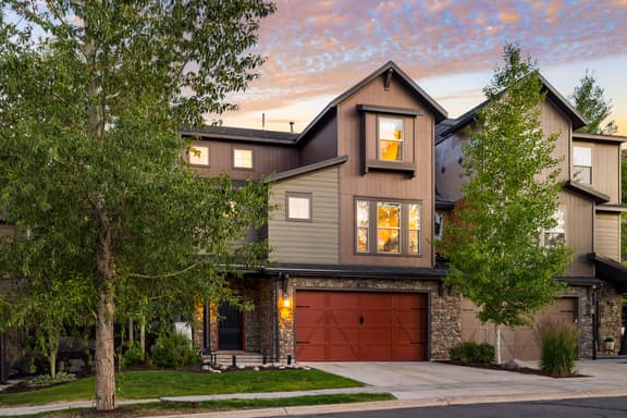 Abigail Drive | Year-Round Retreat w/ Hot Tub | Near Trails + Historic Main St