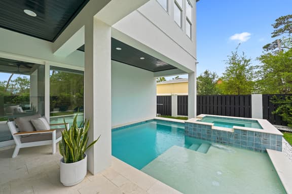 3 Blocks to Beach • Sleeps 19 | Pool, Spa & Golf Cart in Gulf Place