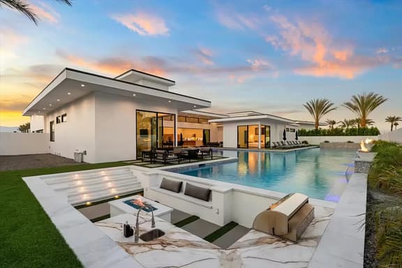 Sleeps 20 | 7-Bedroom Villa w/ Pool, Putting Green & Hot Tub | Bravo Villa #11 by AvantStay