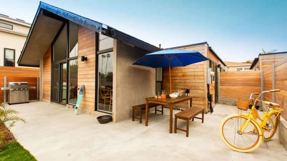 3 Blocks to Beach, Private Pool, Rooftop Patio | Hamilton I & II by AvantStay