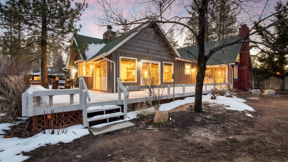 Lakeview Big Bear Cabin with Hot Tub, Deck, Fire Pit & Game Room