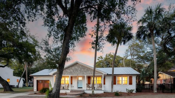 Sawyer by AvantStay | Stunning Isle Of Palms Home w/ Pool!