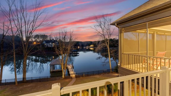 Luxury Lakefront Stay | Private Dock, Indoor/Outdoor Pool | The Retreat