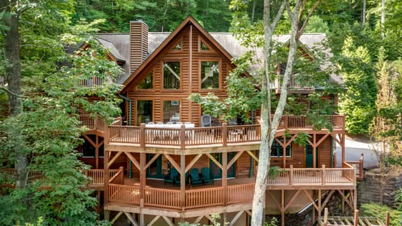 Leyland by AvantStay | Sleeps 20 | Grand Mountain Lodge • Hot Tub + Sauna • Blue Ridge Views