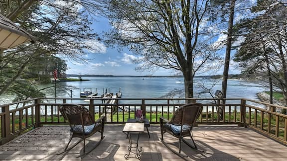 Landover Lodge by AvantStay | Waterfront + Dock