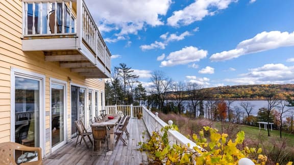 River House by AvantStay | Secluded Catskill Estate • Pool + Hot Tub + Fire Pit | Sleeps 24