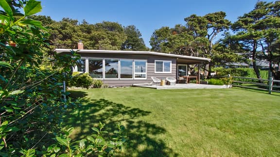 Modern Love by AvantStay | Serene Home in Arch Cape w/ Large Yard in Great Location