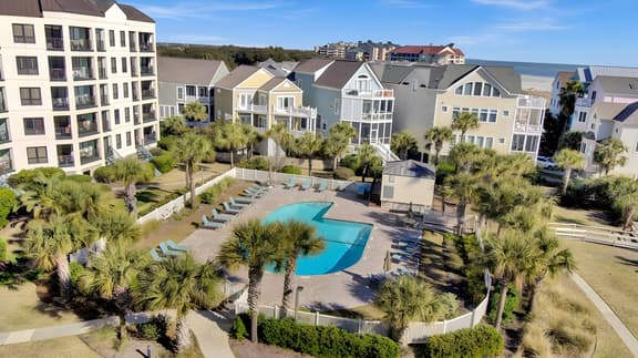 504 Summerhouse by AvantStay | Ocean Front Condo w/ Community Pool Access