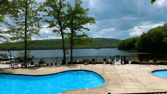 The Boulder Inn by AvantStay | Indoor Hot Tub, Game Room, Outdoor Fire Pit