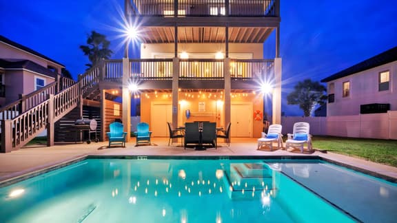 Boots & Beaches | AvantStay | Golf Cart Access, Brd Walk