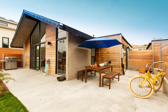 Hamilton II by AvantStay | Beach House | Rooftop Deck | Newly Renovated Bungalow