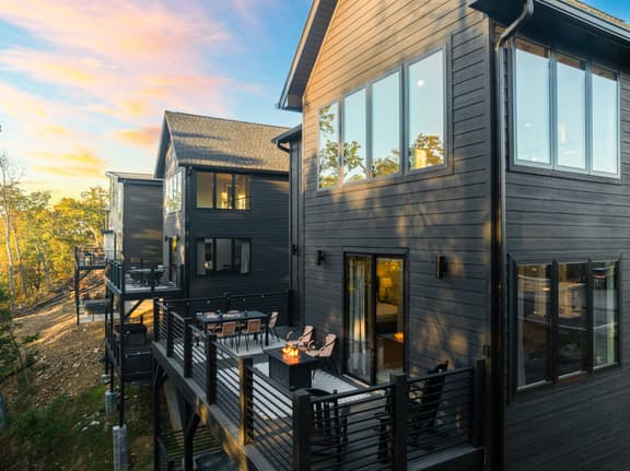 Ridgeview Retreat by AvantStay | Sevierville Retreat • Indoor Pool + Hot Tub + Firepit + Gym