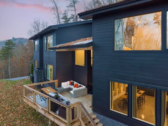 Dark Horse by AvantStay Secluded 5BDR w/ Hot Tub, Game Room, Deck Forest Views