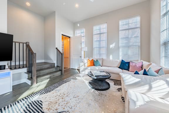 Modern Home, Private Balcony, Near Rainey & Lady Bird Lake | Haus of Z