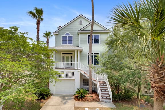 73 Grand Pavilion by AvantStay | Corner Lot, Porch