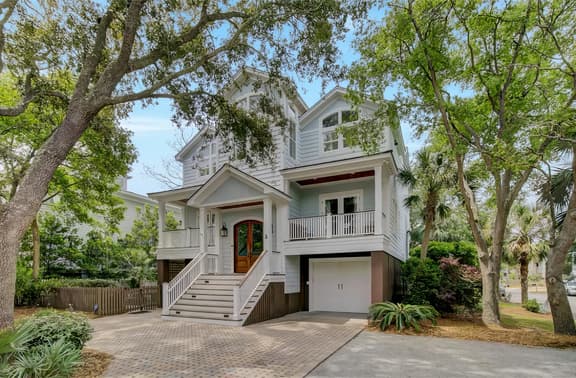 5 32nd Avenue by AvantStay | Gourmet Kitchen | Pool | Balconies