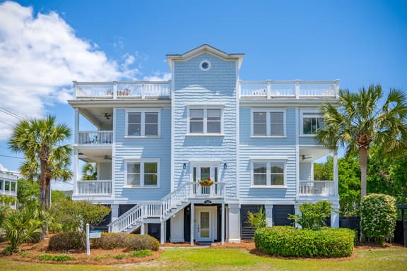 3800 Cameron Boulevard | AvantStay | Pool, Ocean Views, Deck