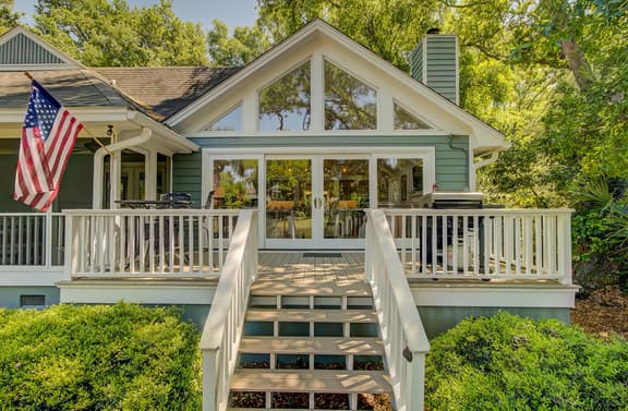 19 Oyster Row by AvantStay | Lakefront Home w/ Golf Course Views