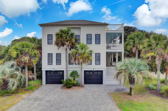 13 57th Avenue by AvantStay | Rooftop, Decks + Pool!