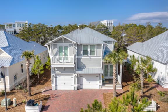 Coconut Cove by AvantStay | Deck w/ Hot Tub, Access to 2 Pools