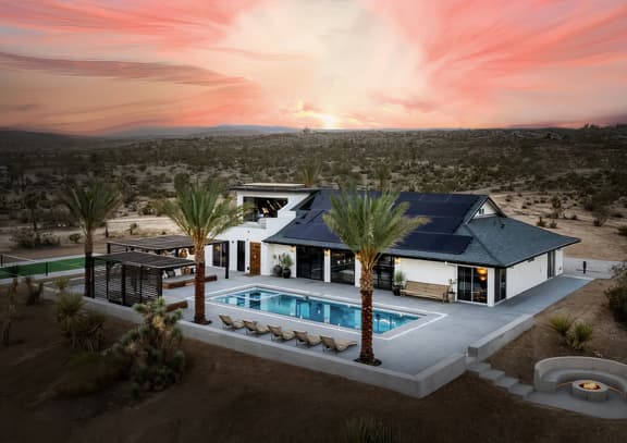 Iconic 6BR Desert Retreat w/ Pool, Pickleball & Fire Pit | Joshua Tree Mansion by AvantStay