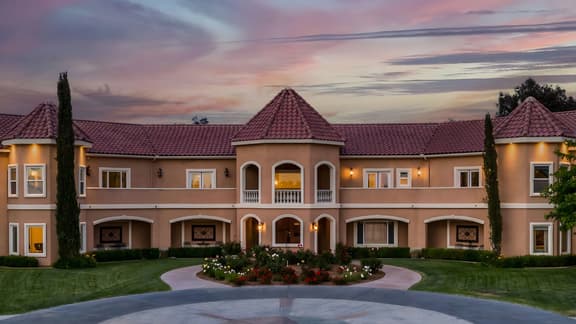 Sleeps 20 | Vineyard Estate w/ Resort Pool, Spa & Game Room | Wilson Creek Manor by AvantStay