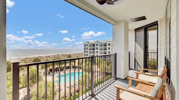 411 Summerhouse by AvantStay | Ocean-View Condo + Pool Access + Golf + Trails in Wild Dunes