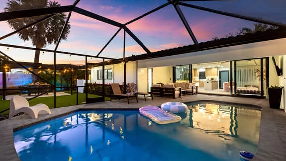 Soleil Oasis by AvantStay | World Cup 2026 + Mins to Beach | Screened Pool + Outdoor Lounge