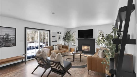 Stillwater by AvantStay | Hot Tub + Theater + Game Room | Firepit + BBQ | Near Lakes, Skiing & Hiking