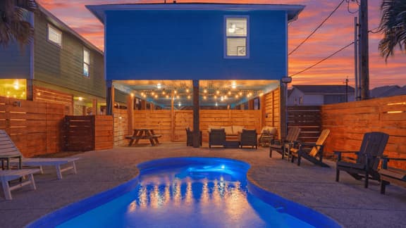 Tickle My Fansea by AvantStay | Mins to Shore + Private Pool + Lounge | Stylish Beach House
